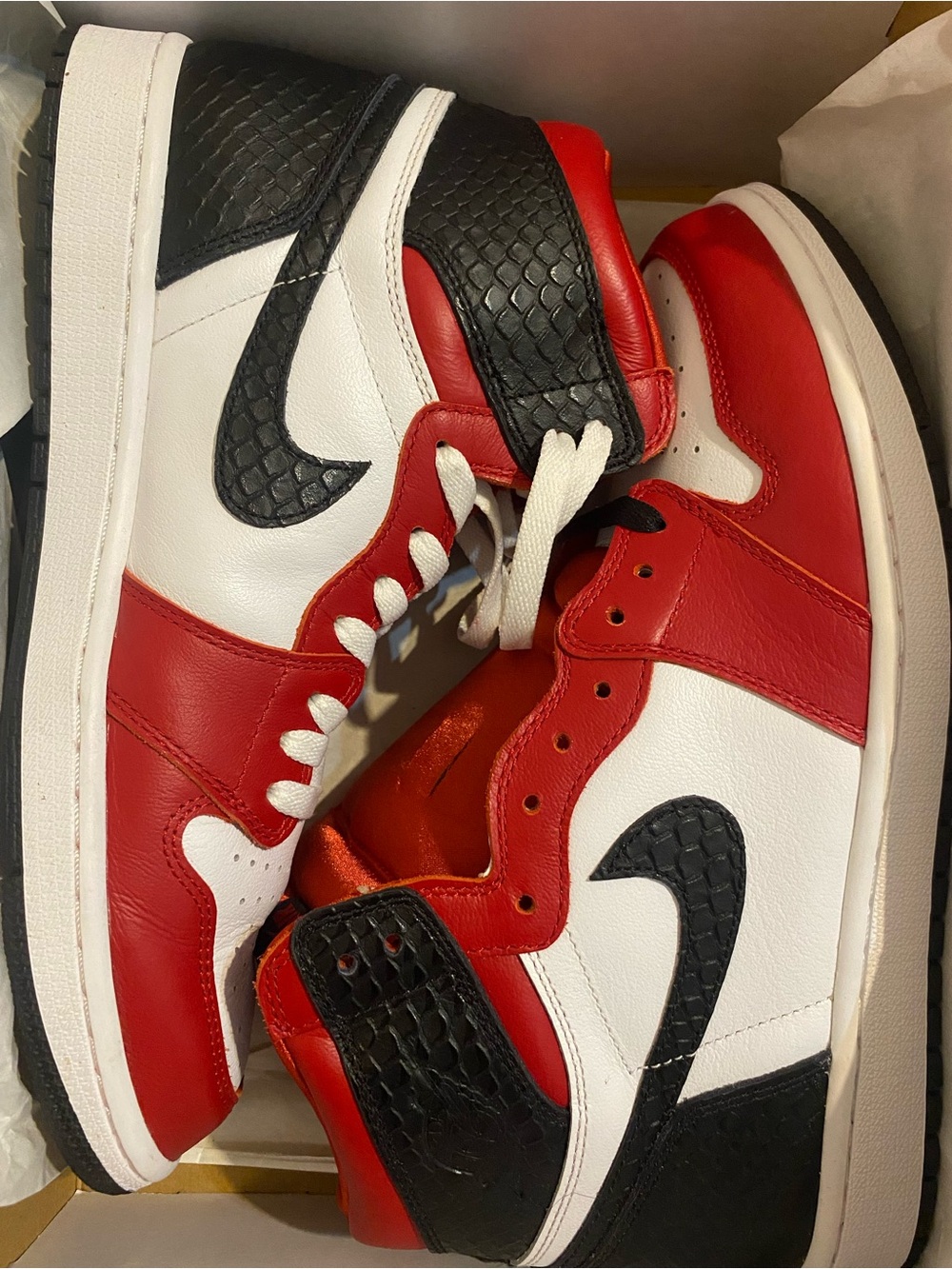Jordan 1 Retro High OG Satin Snake Chicago